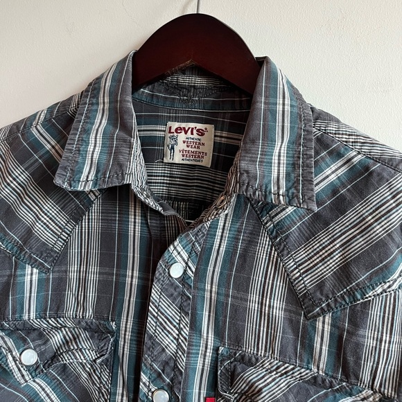 Levi's Authentic Western Wear Checkered Button-down Shirt - Picture 6 of 11